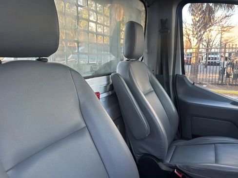 Used 2018 Ford Transit 250 138 RWD image 10