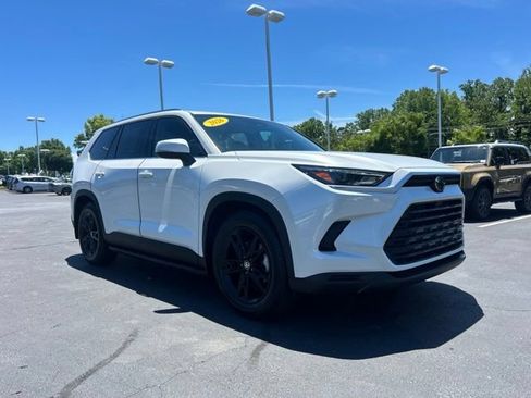 Used 2026 Toyota Grand Highlander AWD image 4
