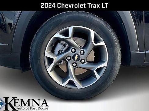 Used 2024 Chevrolet Trax LT w/ Driver Confidence Package FWD image 36