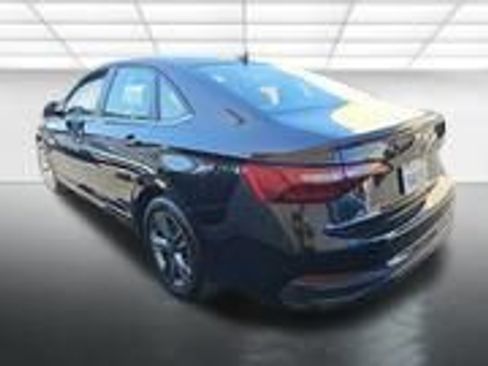 Used 2023 Volkswagen Jetta SE FWD image 8