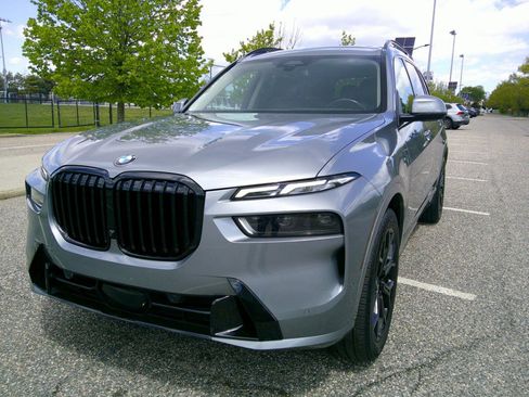 Used 2023 BMW X7 xDrive40i AWD/4WD image 41