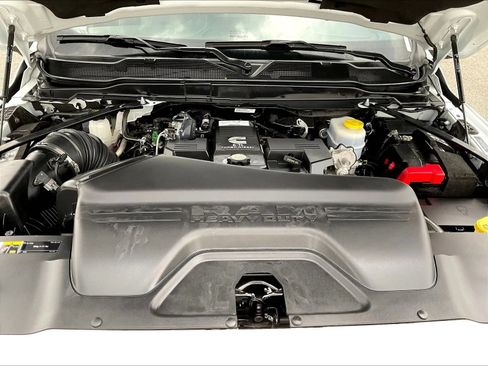 Used 2024 RAM 2500 Limited AWD/4WD image 36