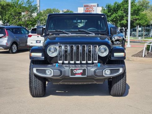Used 2023 Jeep Wrangler Unlimited Sahara AWD/4WD image 11