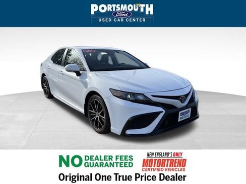 Used 2024 Toyota Camry SE w/ Cold Weather Package image 1