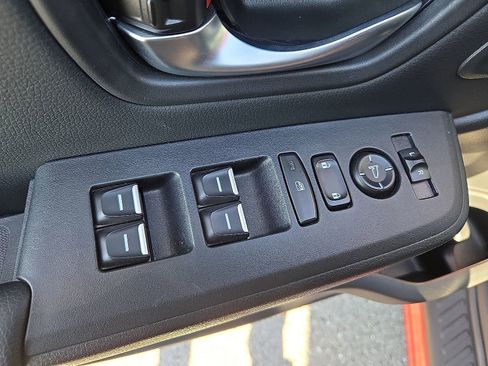 Used 2025 Honda Pilot Touring image 16