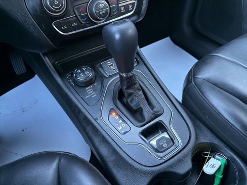 Used 2020 Jeep Cherokee Trailhawk w/ Cold Weather Group image 38