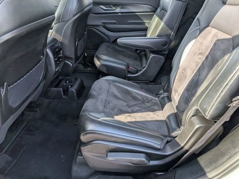 Used 2024 Jeep Grand Cherokee L Altitude image 41