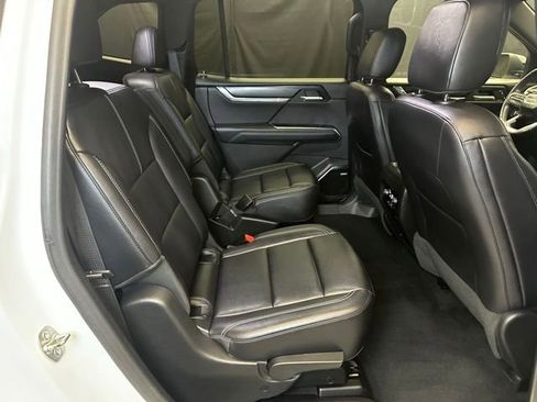 Used 2024 GMC Acadia Elevation AWD/4WD image 16