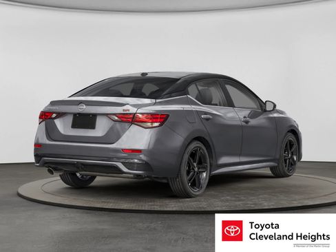 Used 2025 Nissan Sentra SR FWD image 2