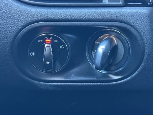 Certified 2025 Porsche Macan image 29