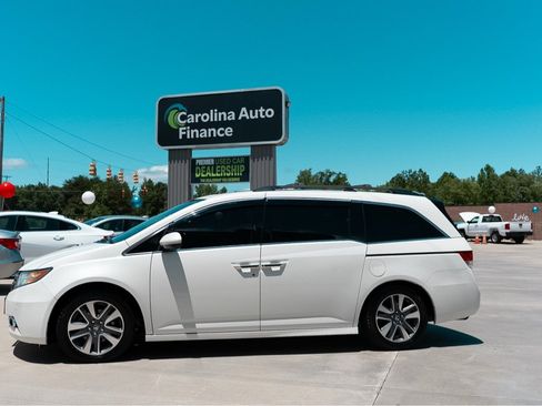 Used 2015 Honda Odyssey Touring image 2