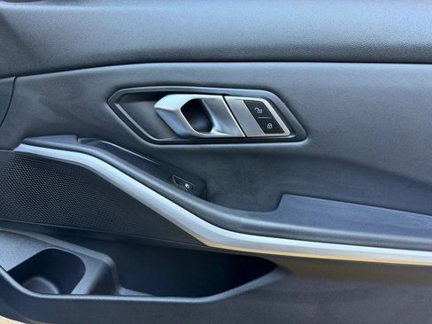 Used 2019 BMW 330i xDrive Sedan w/ Premium Package image 15