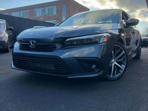 Used 2022 Honda Civic Touring image 3
