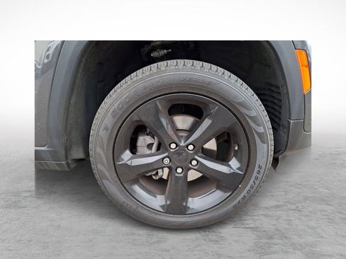 Used 2024 Jeep Grand Cherokee Limited w/ Black Appearance Package image 9