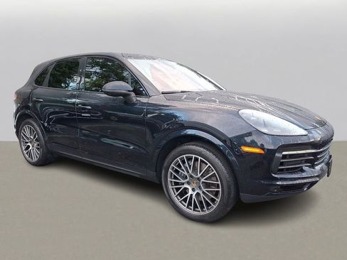 Used 2022 Porsche Cayenne AWD/4WD image 3