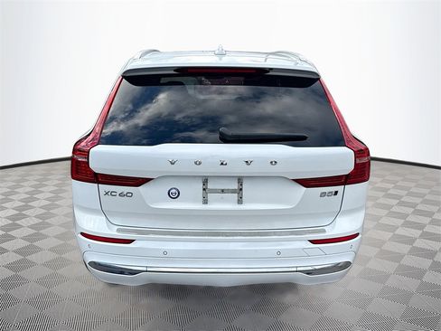 Used 2022 Volvo XC60 B5 Inscription w/ Advanced Package image 7