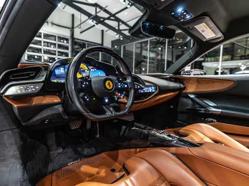 Used 2021 Ferrari SF90 Stradale image 7