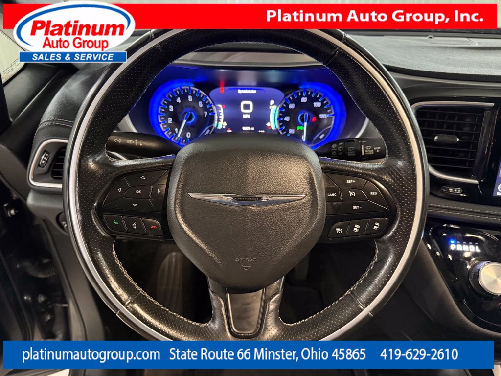 Used 2019 Chrysler Pacifica Limited w/ Advanced Safetytec Group FWD image 15