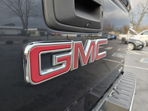 Used 2018 GMC Sierra 1500 SLE w/ SLE Value Package image 8
