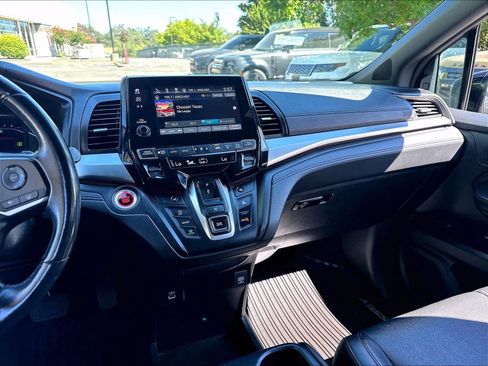 Used 2023 Honda Odyssey Sport image 6