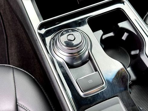 Certified 2019 Ford Edge SEL w/ Equipment Group 201A image 18