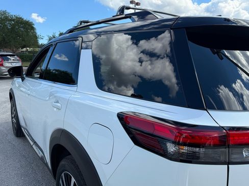 Used 2025 Nissan Pathfinder Platinum image 15