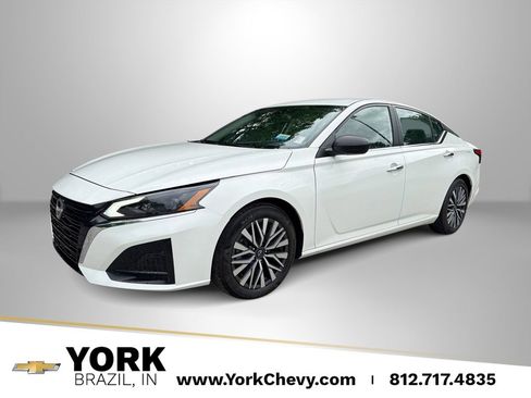 Used 2025 Nissan Altima 2.5 SV FWD image 1