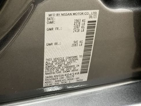 Used 2025 Nissan Altima 2.5 SV image 30