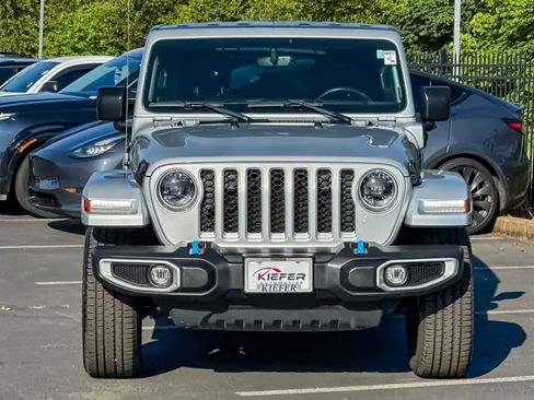 Used 2023 Jeep Wrangler Unlimited Sahara w/ Cold Weather Group AWD/4WD image 8