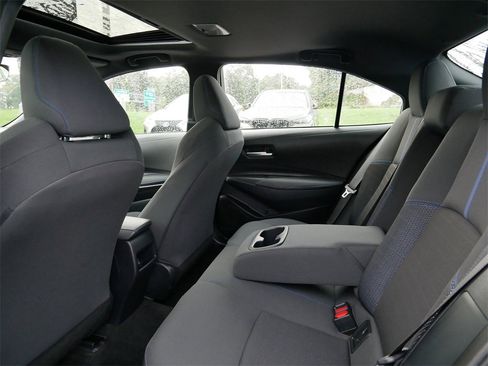 Used 2022 Toyota Corolla SE image 9