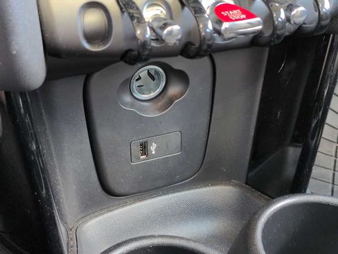 Certified 2024 MINI Cooper 4-Door Hardtop FWD image 33