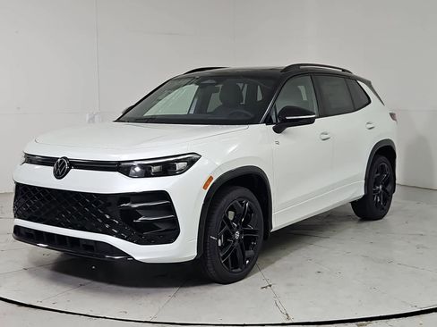 New 2026 Volkswagen Tiguan SE R-Line AWD/4WD image 1