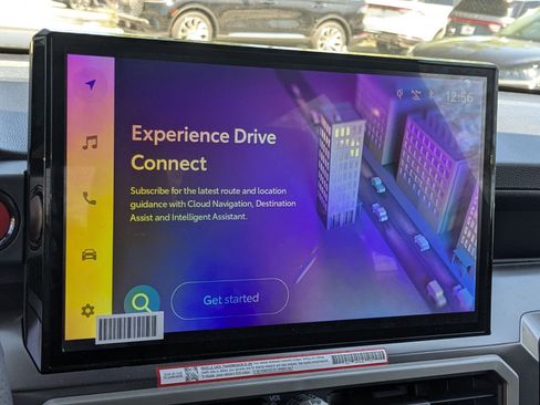 Used 2025 Toyota Tacoma TRD Sport w/ TRD Sport Upgrade Package image 17