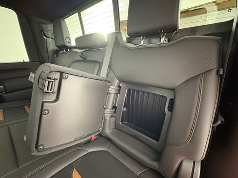 Used 2023 GMC Sierra 2500 AT4 w/ AT4 Preferred Package image 43