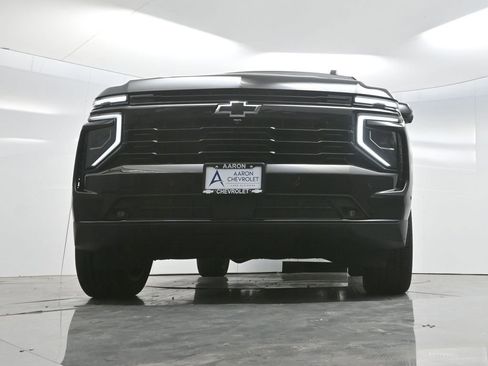 Used 2025 Chevrolet Suburban RST AWD/4WD image 56