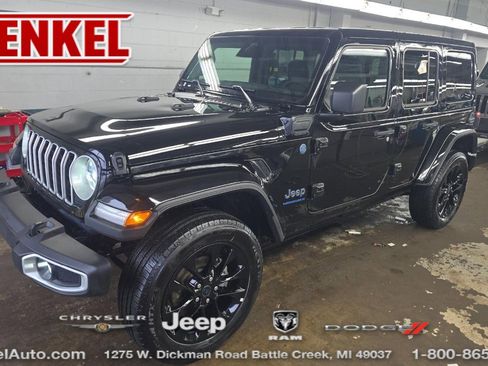 Used 2025 Jeep Wrangler Unlimited Sahara w/ Safety Group image 1