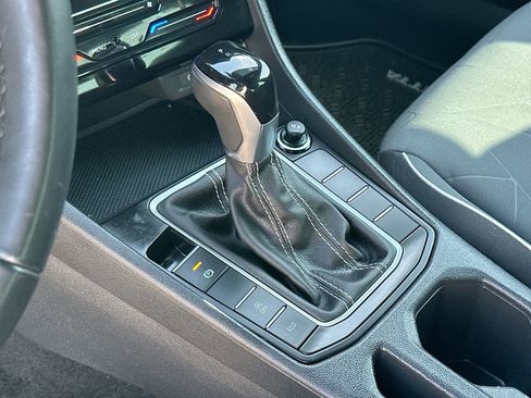 Used 2025 Volkswagen Jetta Sport image 19