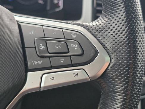 Used 2022 Volkswagen Atlas Cross Sport SEL R-Line AWD/4WD image 30
