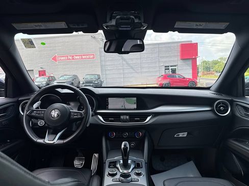 Used 2023 Alfa Romeo Stelvio Veloce AWD/4WD image 34