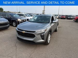 Used 2024 Chevrolet Trax LS w/ LS Convenience Package FWD video 1