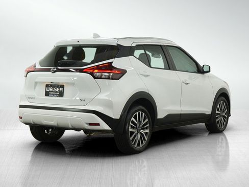 Used 2024 Nissan Kicks SV FWD image 5