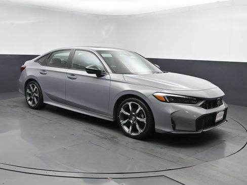 Used 2025 Honda Civic Sport image 2
