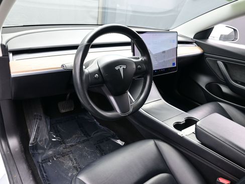 Used 2018 Tesla Model 3 Long Range image 11
