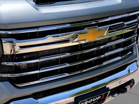 Used 2024 Chevrolet Silverado 3500 LTZ w/ LTZ Plus Package AWD/4WD image 29