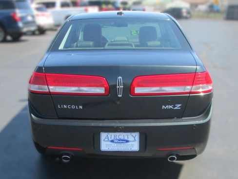 Used 2010 Lincoln MKZ image 8