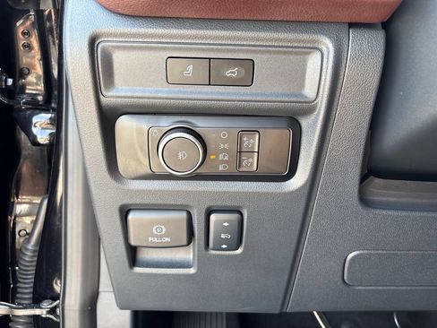Used 2024 Ford Expedition Limited AWD/4WD image 13