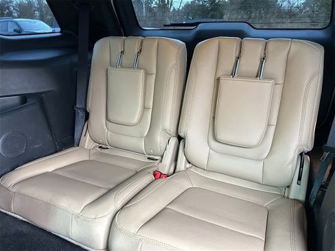 Used 2016 Ford Explorer XLT w/ Equipment Group 202A image 13