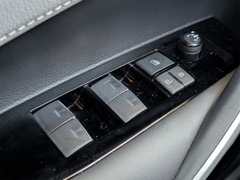 Used 2024 Toyota Corolla XSE image 20