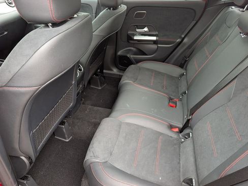 Certified 2025 Mercedes-Benz GLA 250 4MATIC image 22