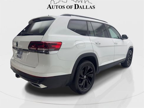 Used 2023 Volkswagen Atlas SE w/ Panoramic Sunroof Package image 6